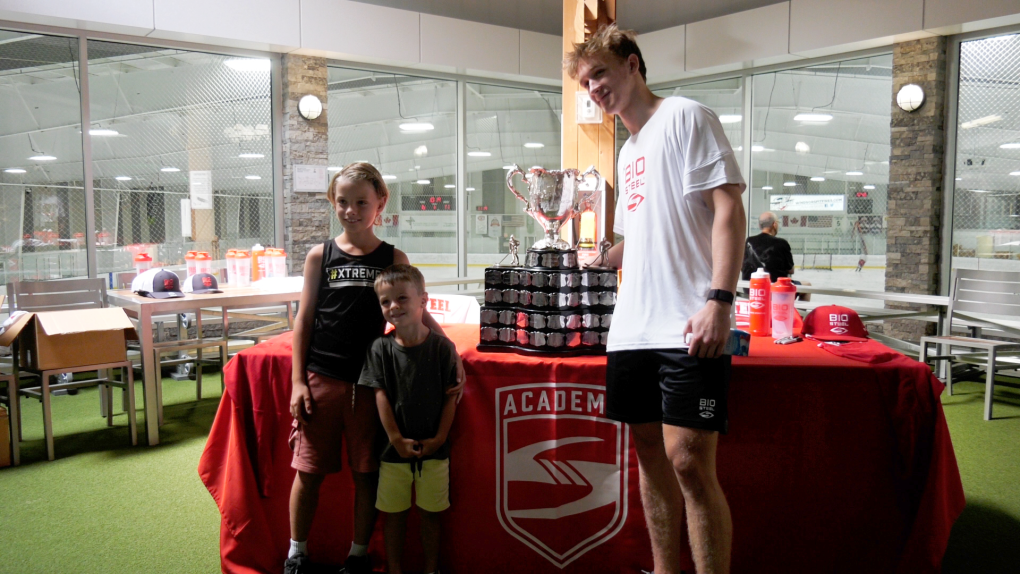 Sebastien Gervais brings Memorial Cup to Windsor [Video]