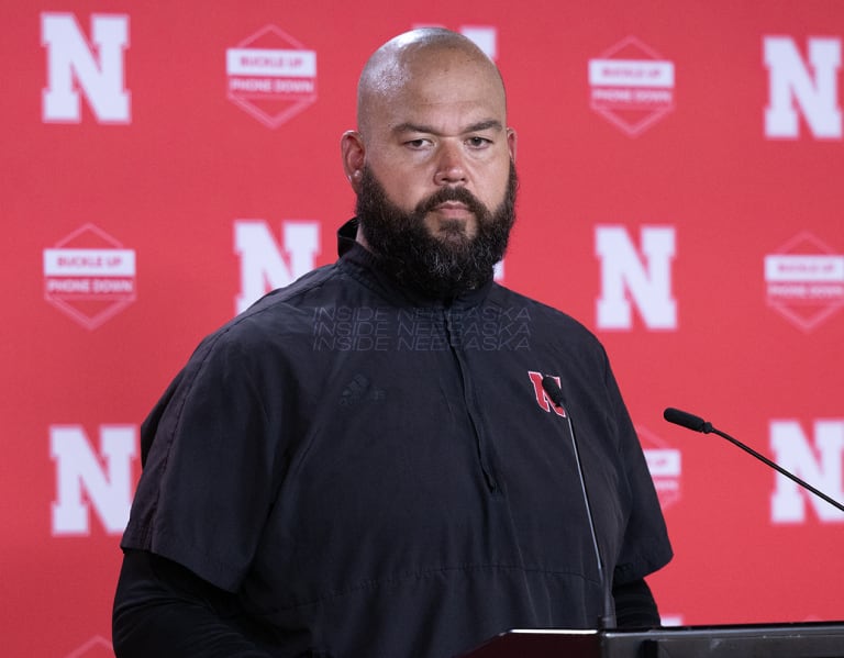 WATCH fall camp press conference with Dylan Raiola, Glenn Thomas, Donovan Raiola, Huskers QBs [Video]