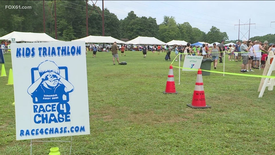 Hundreds of kids race in annual Connecticut Race4Chase triathlon [Video]