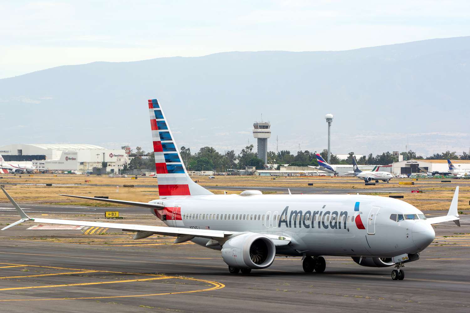 Man Allegedly Tried to Open Airplane Door, Propositioned Flight Attendant [Video]