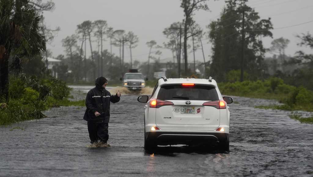 Debby downgraded to tropical storm after making landfall in Florida, 1 dead [Video]