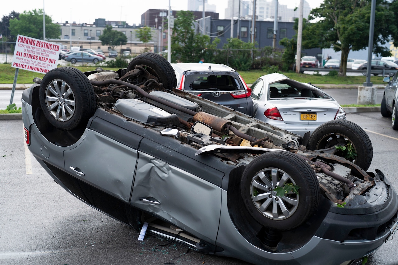 Tornado touched down in Buffalo Monday, National Weather Service confirms [Video]