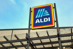 Drivers rush to Aldi’s middle aisle to snap up bargain car products from just 89p – but the offer only lasts this week [Video]