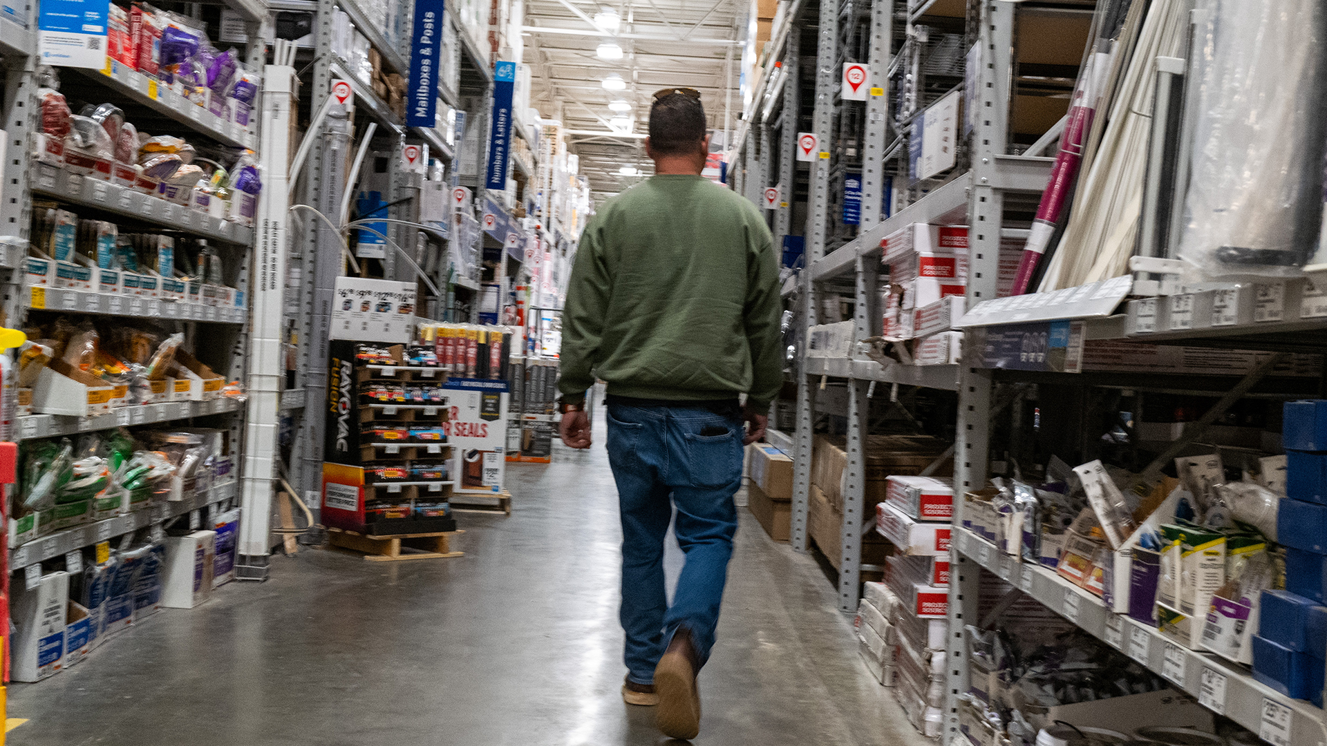 ‘You’ve just lost my business,’ Lowe’s shopper warns after ‘being told he had no other option but to use self-checkout’ [Video]