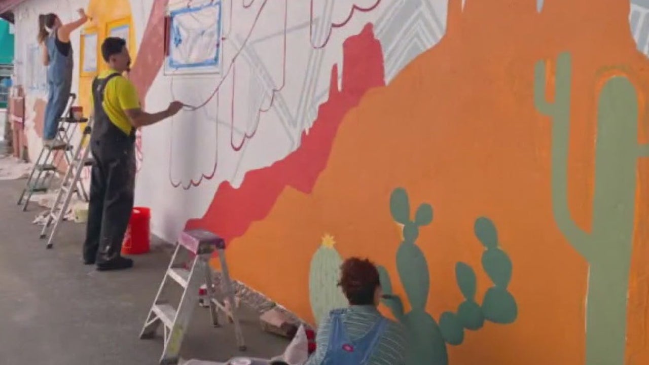 East Palo Alto youth development center creates job opportunities for local artists [Video]