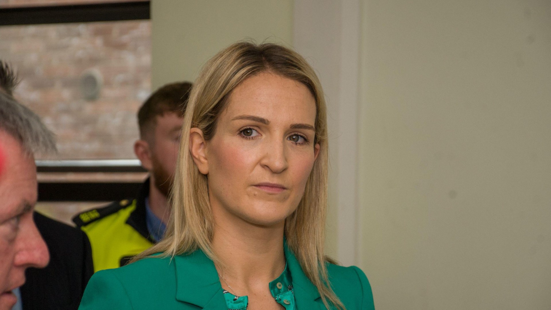 Helen McEntee launches bid to ban balaclavas following chaos riots across Belfast this weekend [Video]