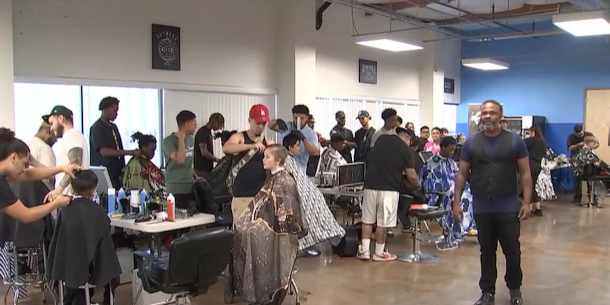 Free backpacks, haircuts given by Las Vegas school ahead of academic year [Video]