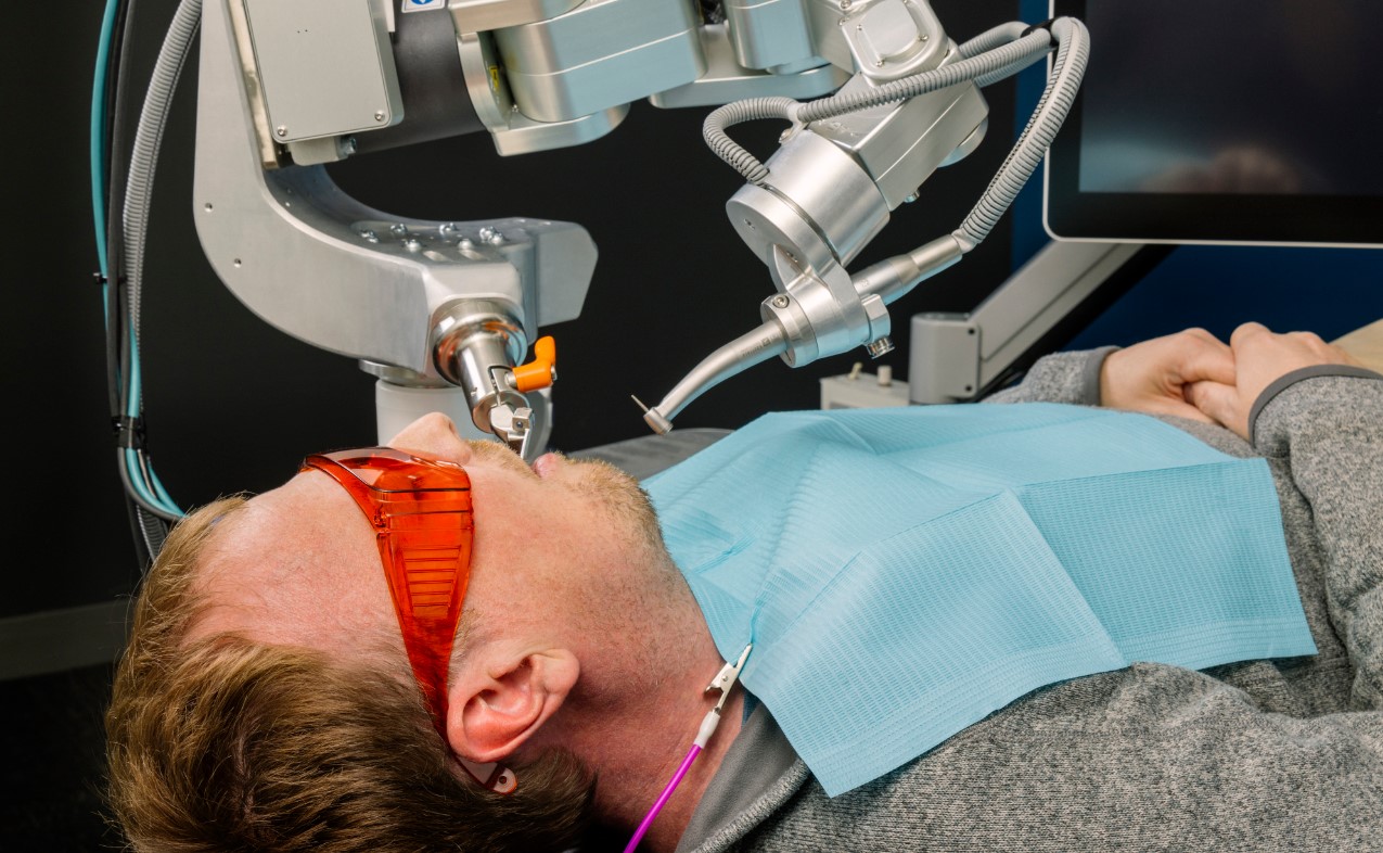 Robot dentist does fully automated procedure on human | HNGN [Video]