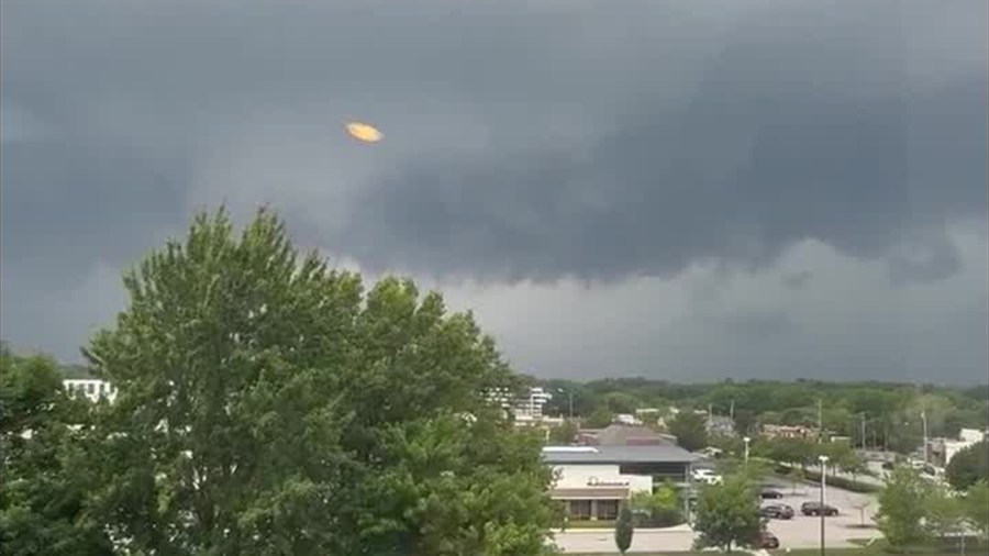 Rotating cloud spotted over Crocker Park [Video]