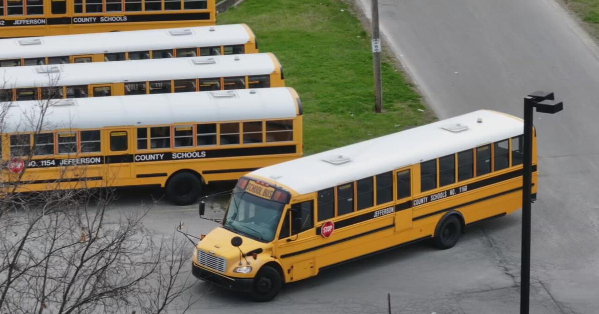 Civil rights lawsuit against JCPS busing plan paused for 60 days, as students head back to school | Education [Video]