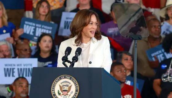 Kamala Harris Confronts Gaza Protesters At Rally, Xitter Divided [Video]