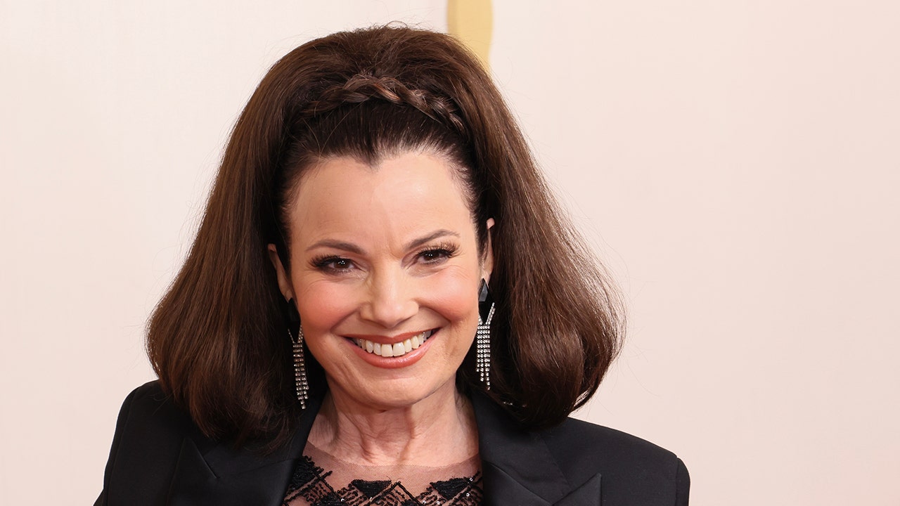 SAG President Fran Drescher slams AI fraudsters as congressional bill on deepfakes receives massive support [Video]