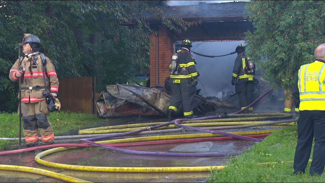 Crews take down house fire in Roseville [Video]