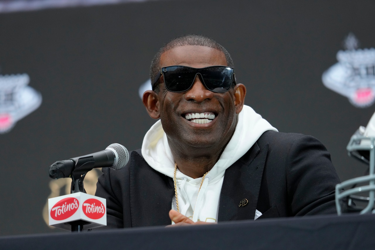 Deion Sanders calls out reporters at press conference, has beef with CBS [Video]