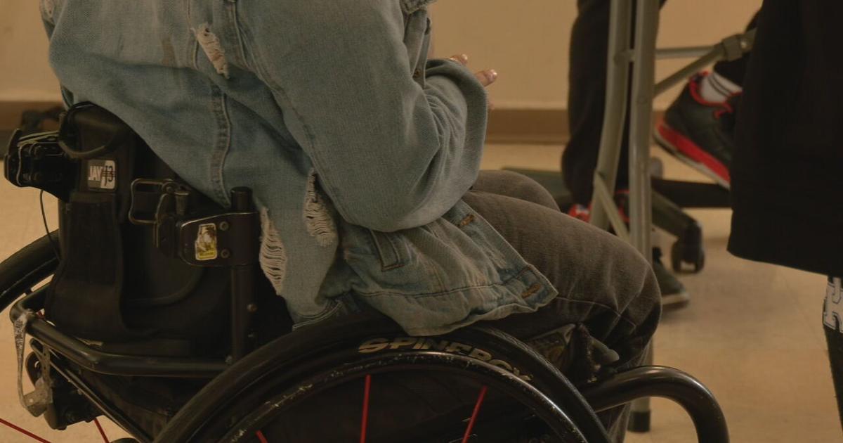 Dosker Manor residents receive free wheelchair repair and cleaning | News from WDRB [Video]