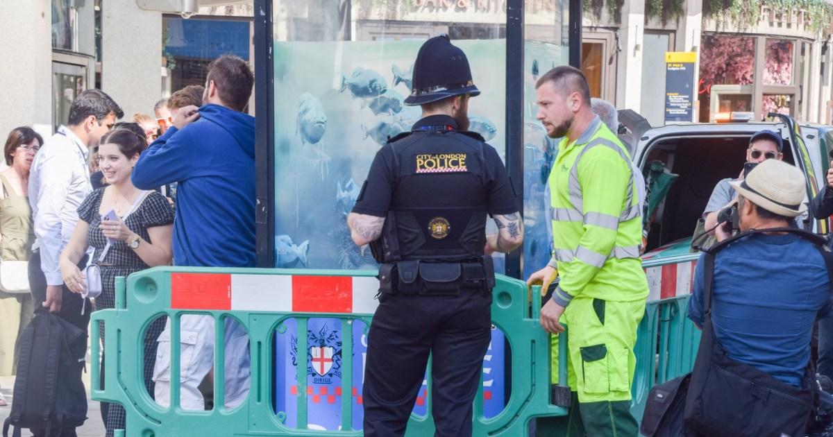 Banksy London artwork protected by barrier after fans climb on it | UK News [Video]