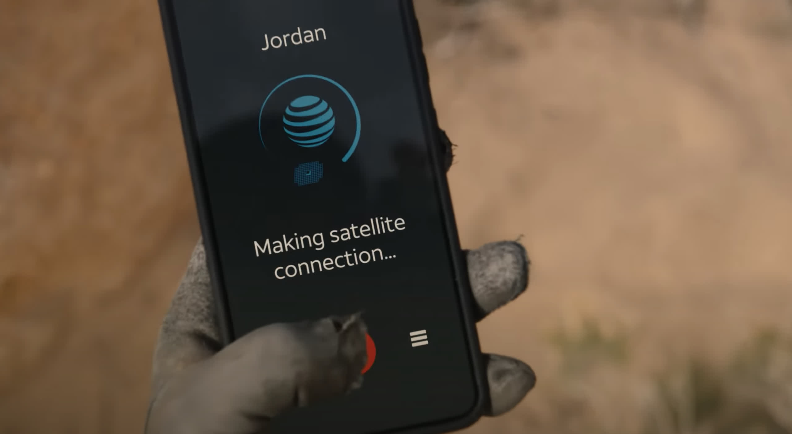 AT&T ordered to halt misleading ads about satellite-based calling that doesn’t exist [Video]