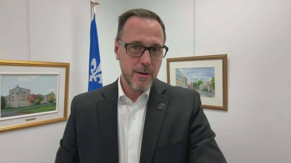 Roberge to meet with anglophone groups Tuesday to clarify new heath directive [Video]