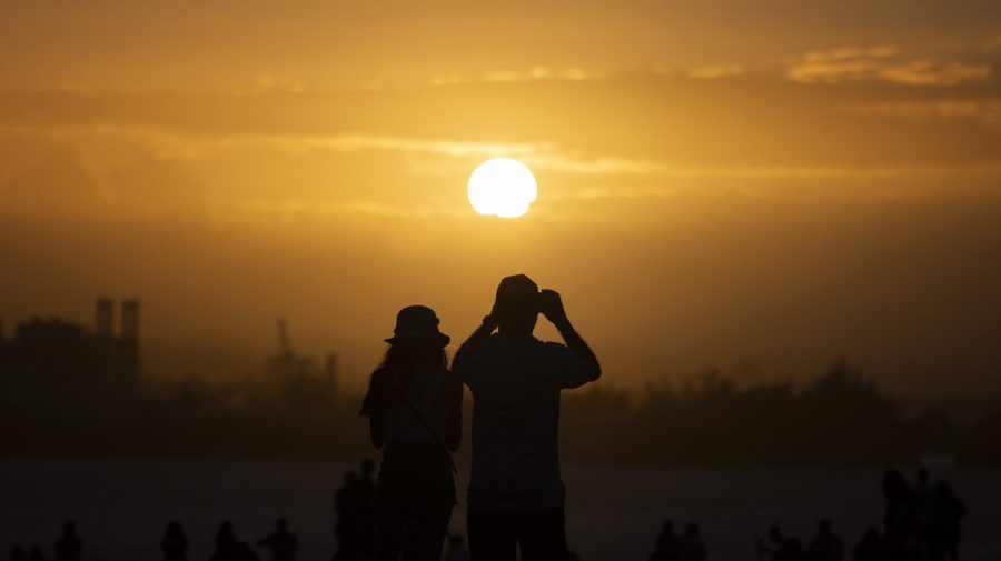 Austin mayor gives tips on energy conservation as thick of summer heat blankets city [Video]