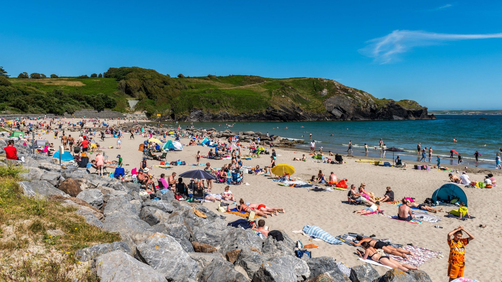 HSE issues urgent do not swim notice for popular sandy beach following weekend of battering storms [Video]