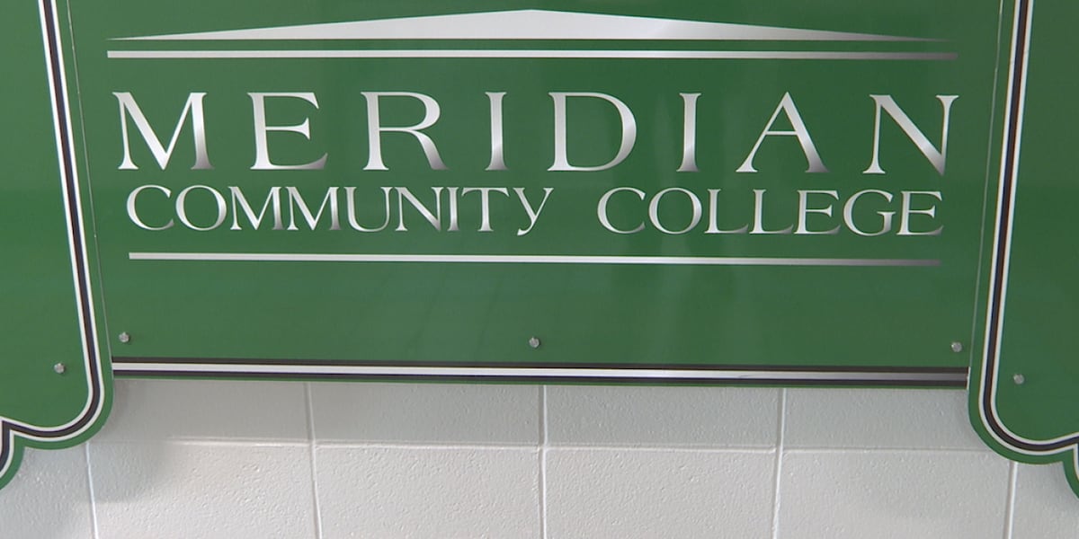 Meridian Community College holds a big staff meeting [Video]