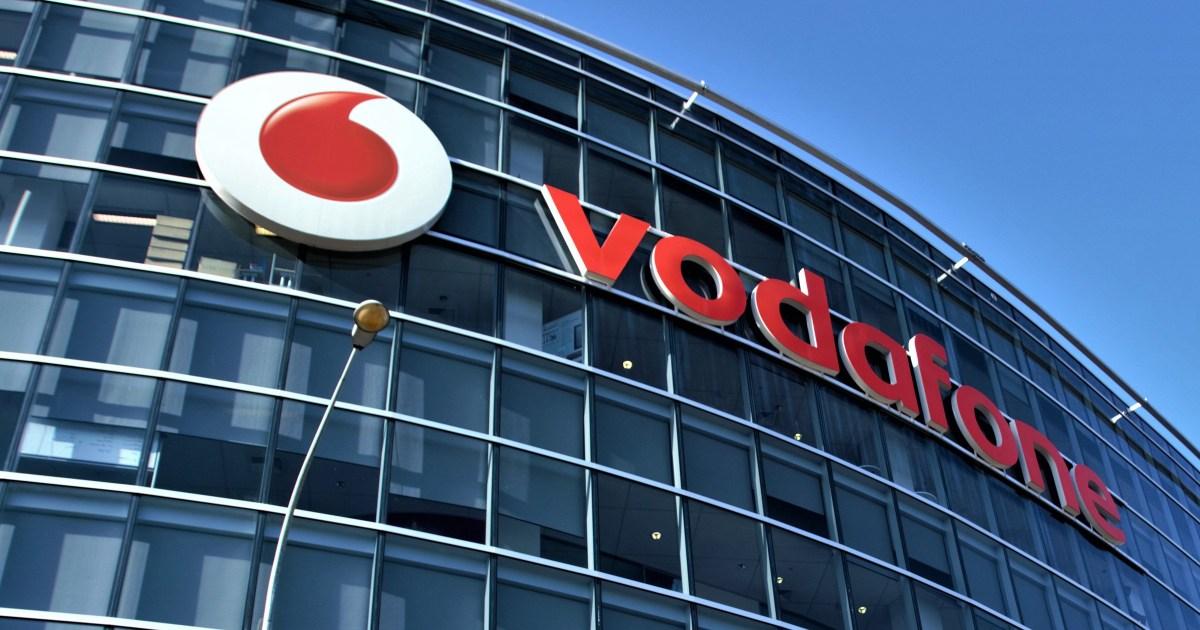 Vodafone is down with customers reporting outages across UK | Tech News [Video]