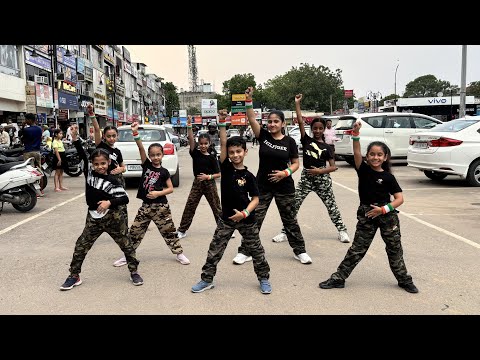 India Waale X Hindustani (Suno Gaur Se Duniya Walo) | Patriotic Dance Performance | 15th August [Video]