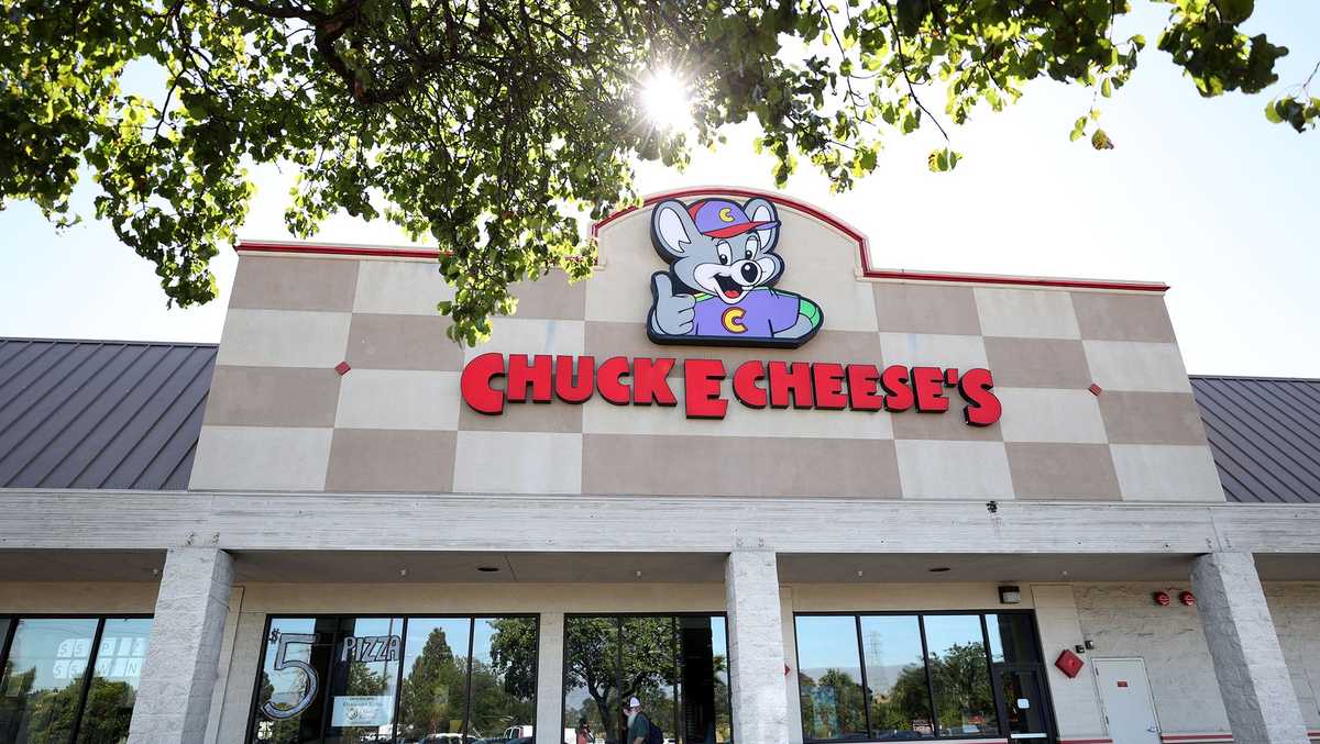 Chuck E. Cheese launches new subscription program [Video]