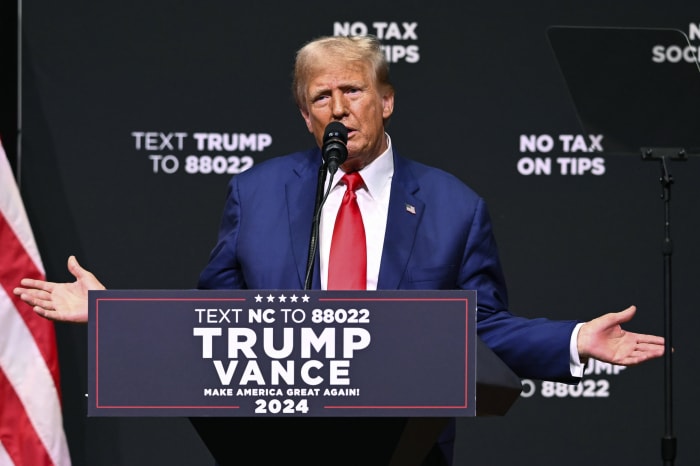 Trump expands his campaign staff hours before he holds a news conference at his New Jersey golf club [Video]