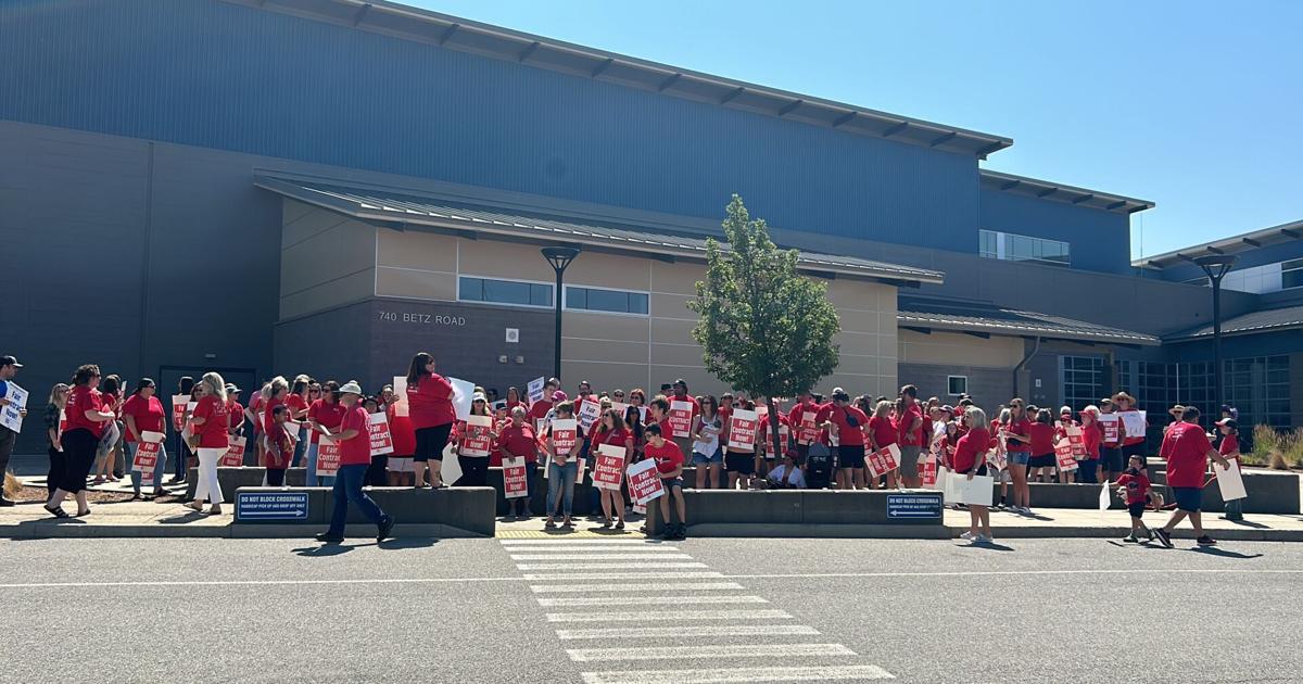 Cheney teachers rally for better pay, smaller class sizes and more resources | News [Video]