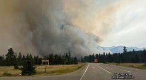 Thousands of wildfire evacuees return to Jasper, Canada [Video]