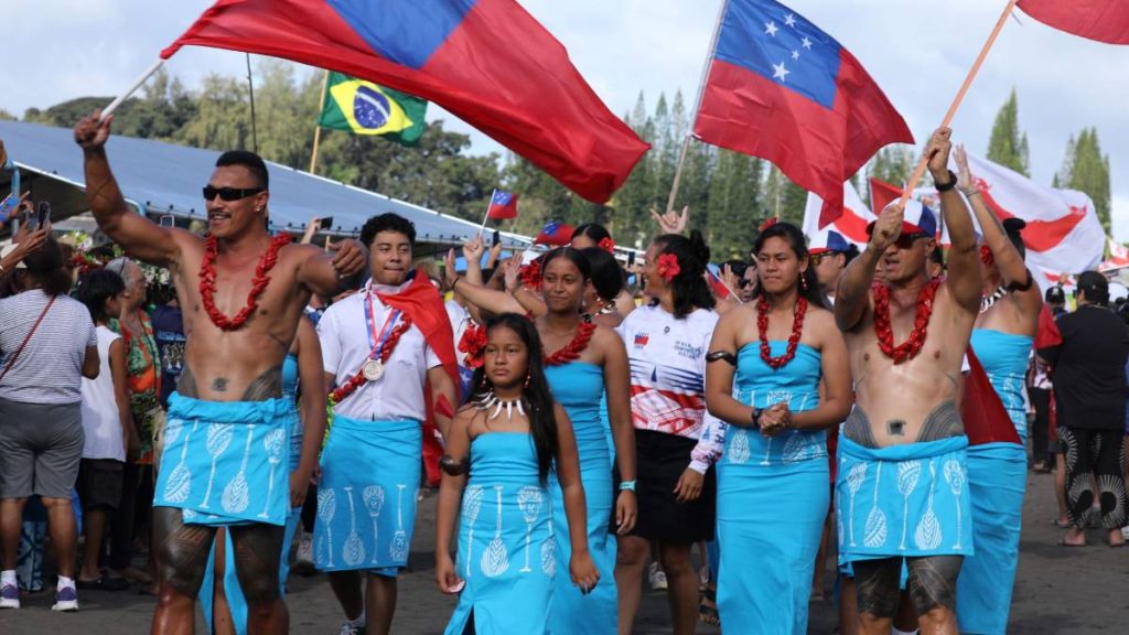 Day 1 of IVF World Sprint Championship canoe racing in the books, but event is much more than competition : Big Island Now [Video]