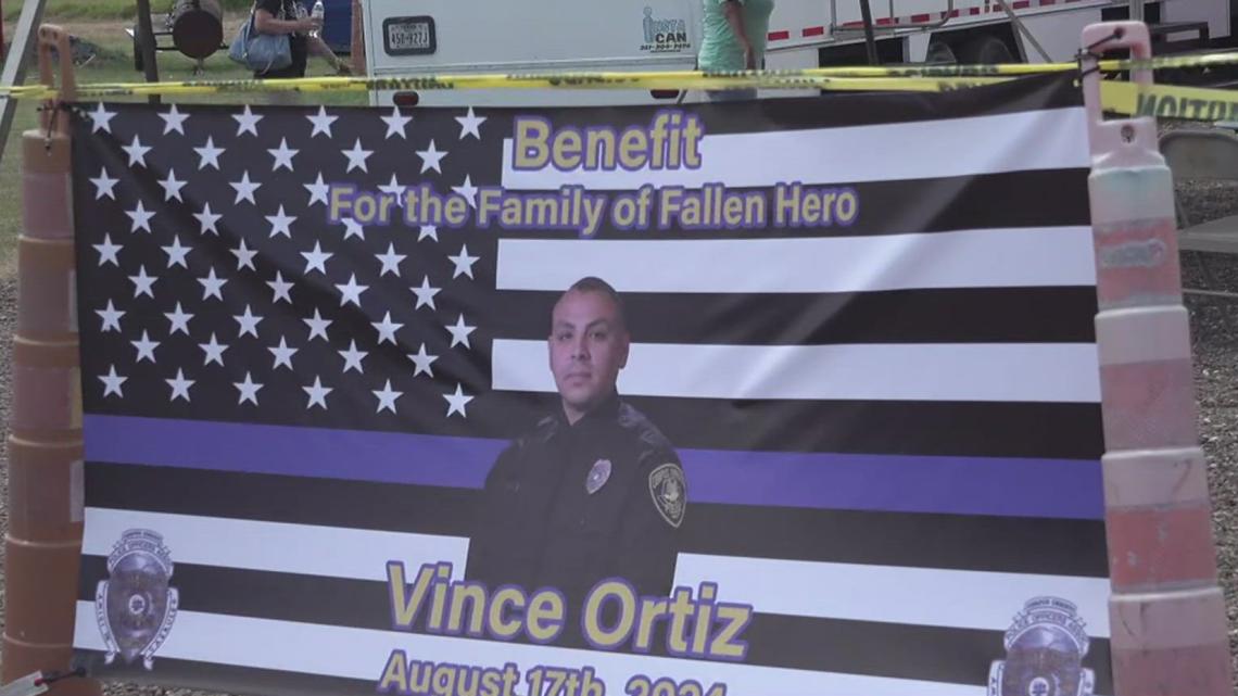 South Texas community unities to honor officer Vicente Ortiz Jr. [Video]