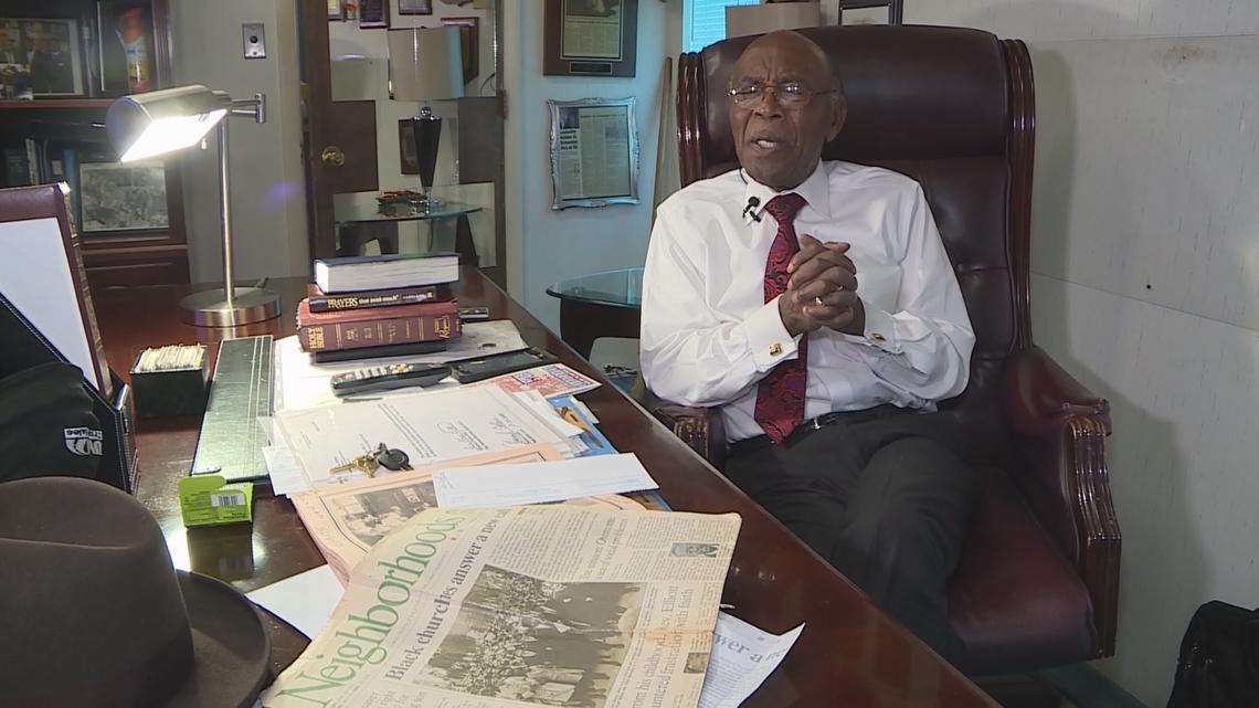 Louisville civil rights activist honored on 90th birthday [Video]