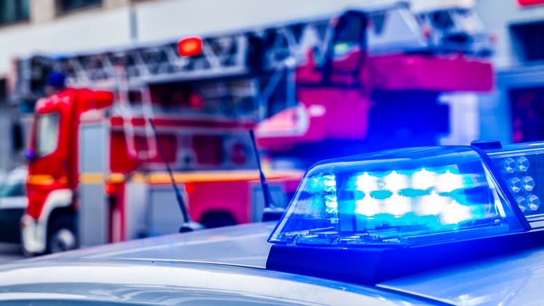 2 motorists killed at two-vehicle crash in south Los Angeles [Video]