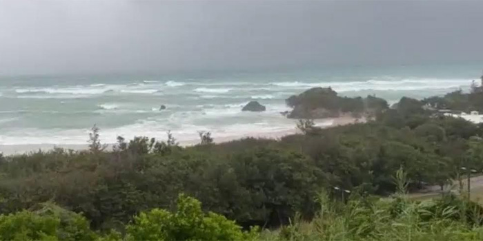 Videos: Hurricane Ernesto Hits Bermuda [Video]