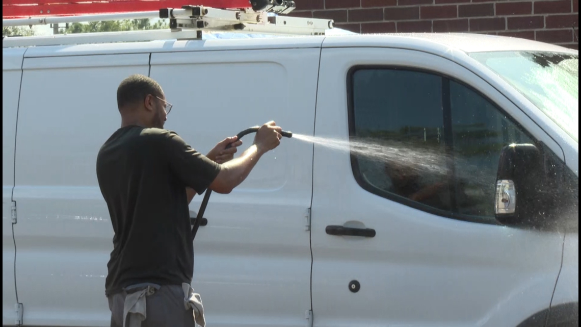 ‘We apologize’: Northside plant responsible for fertilizer powder malfunction giving free car washes [Video]