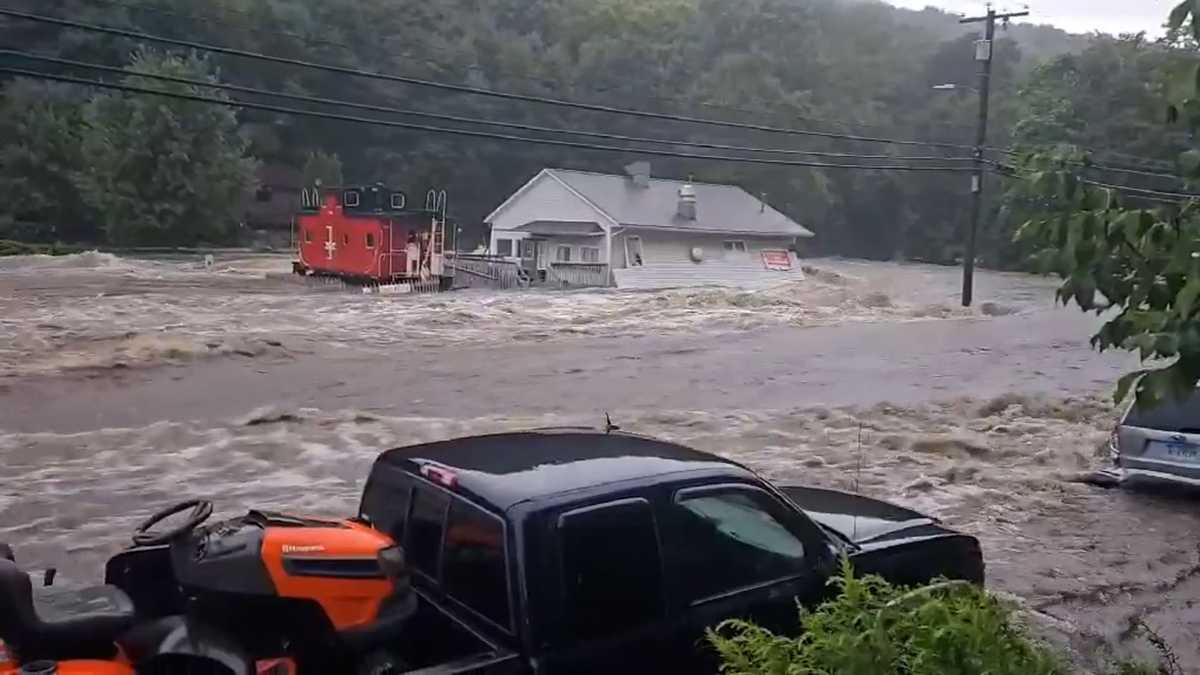 At least 1 person killed as rain floods parts of Connecticut [Video]