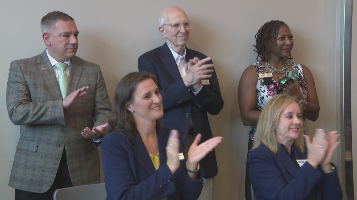 UA Little Rock & Arvest Bank hold room dedication [Video]