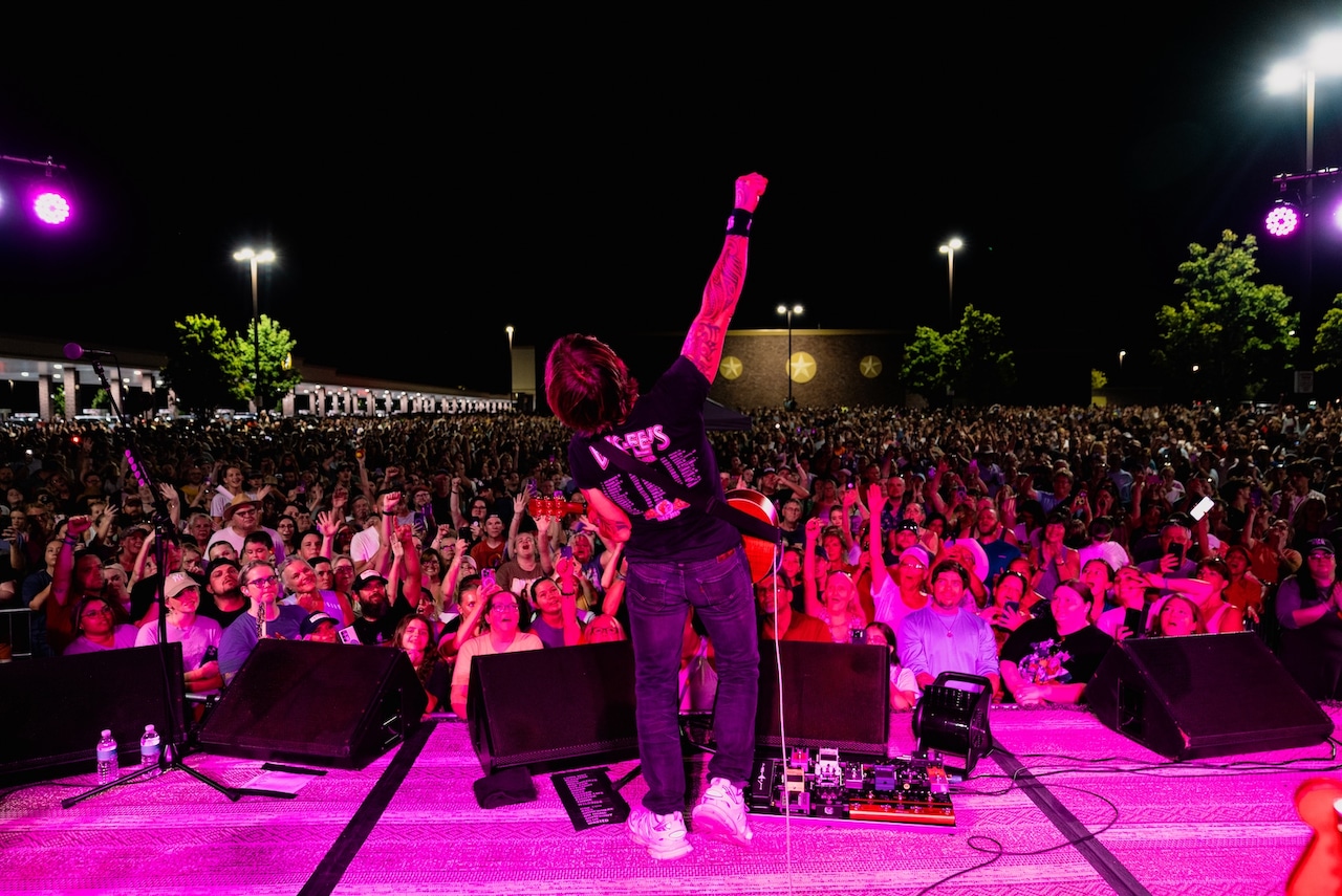 Keith Urban: Surprise Alabama Buc-ees show exceeded every expectation [Video]