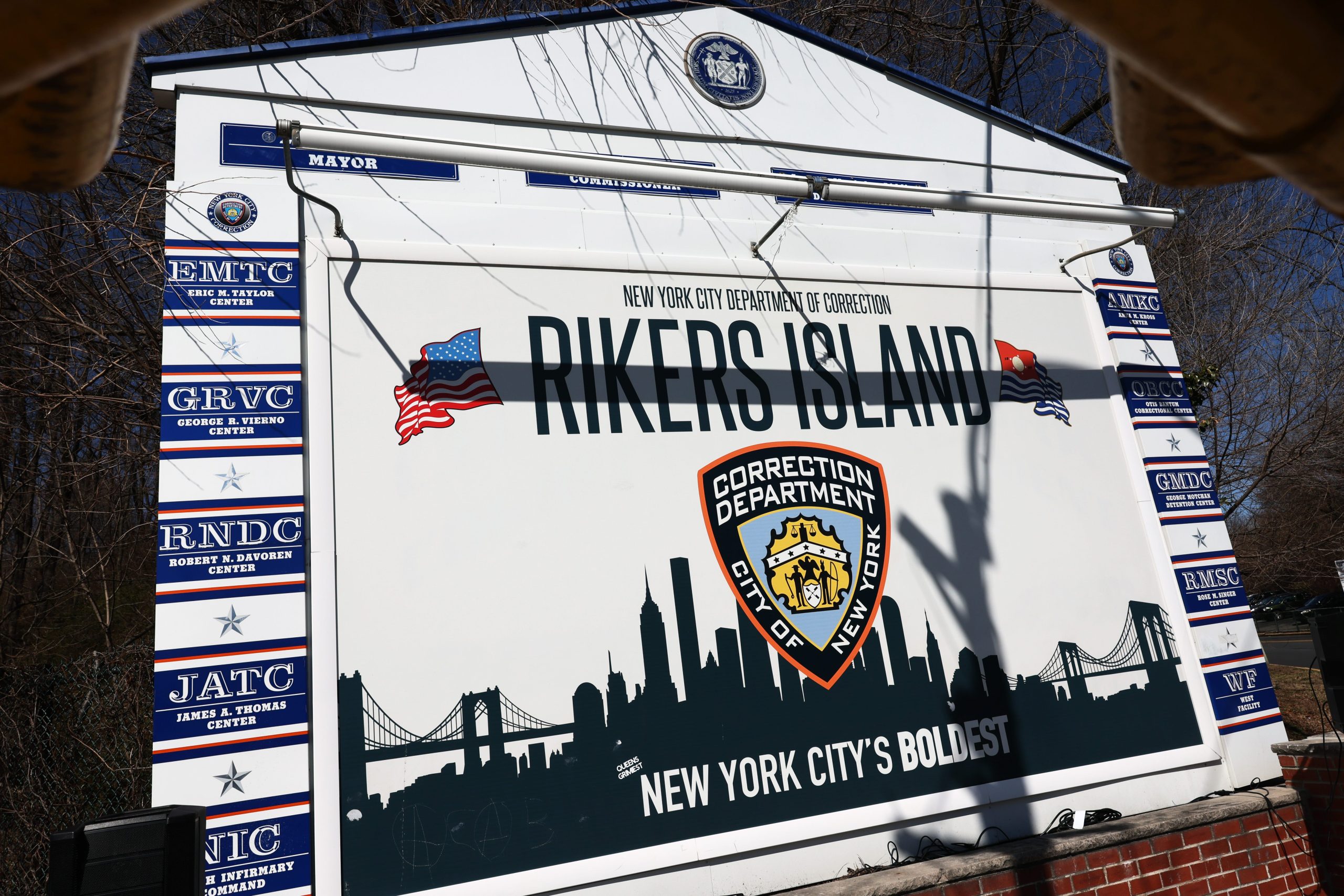 Rikers Island inmate dies in Queens hospital: DOC [Video]