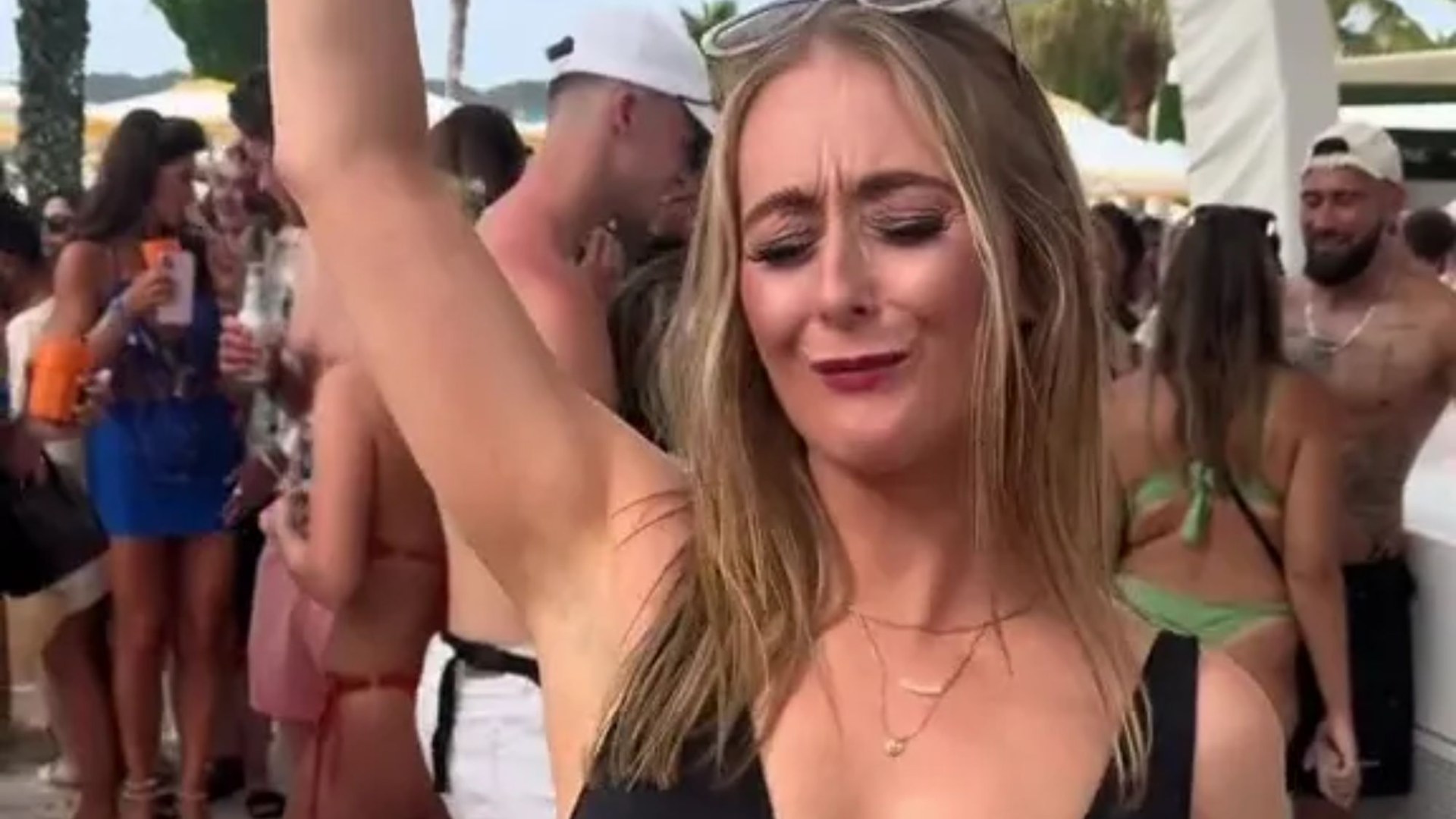 Embarrassing trolls say about hot mum showing off her sexy dancing in Ibiza – but some reckon she looks stunning [Video]