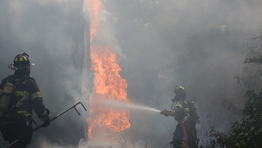 Smith County trash truck catches on fire [Video]