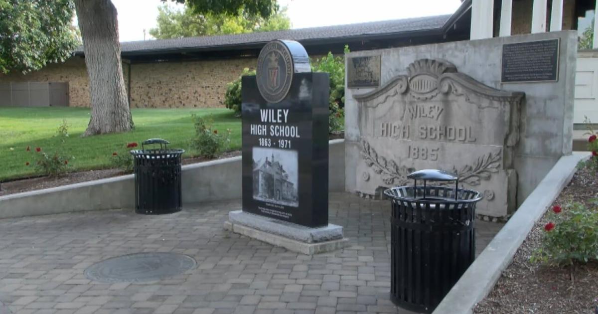 Vigo County Library removes benches at Main Library, public outcry online follows | Indiana [Video]