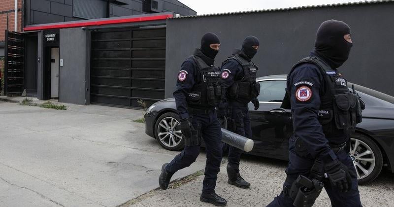 Romanian police raid Andrew Tate’s home amid human trafficking probe | U.S. & World [Video]