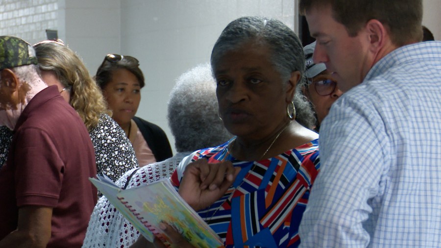 City leaders hear communitys desires for upgrades to historic recreation center [Video]