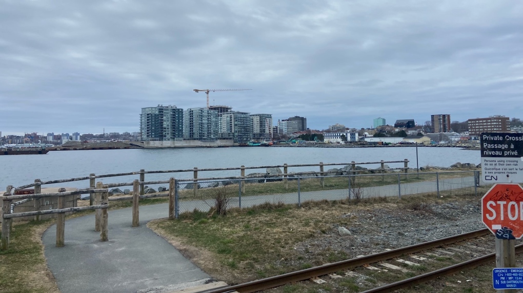 N.S. news: Fence on Dartmouth Cove trail sparks questions [Video]