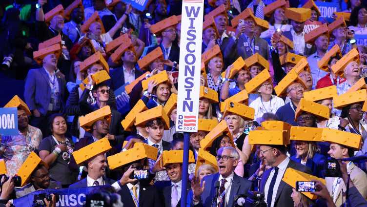 Evers stumbles over words during Wisconsin DNC roll call [Video]