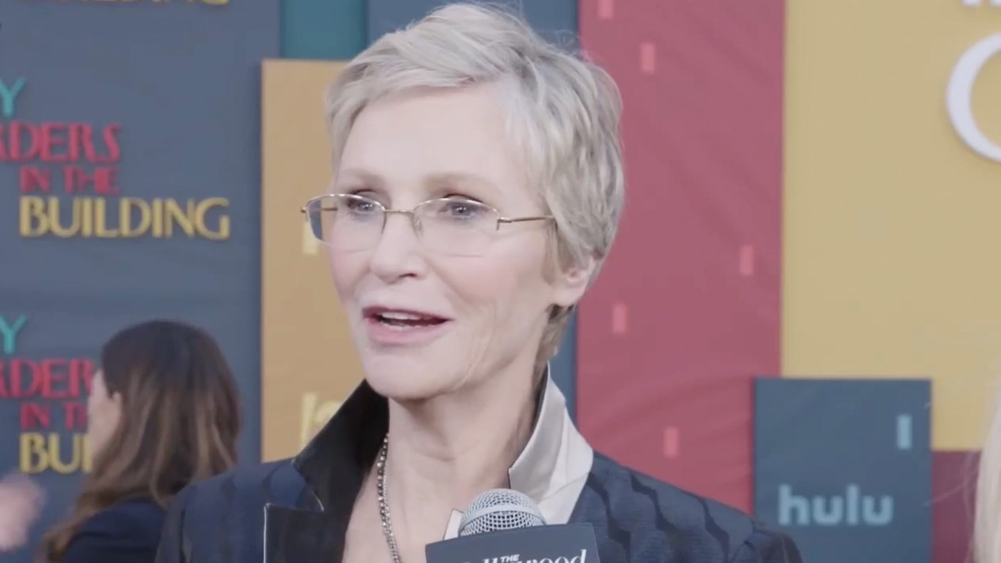 Jane Lynch Talks Mimicking Steve Martin for ‘Only Murders in the Building’ [Video]