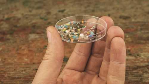 Tiny shards of plastic are increasingly infiltrating our brains, study says [Video]